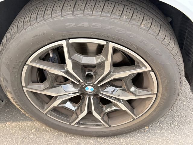 Certified 2025 BMW X4 M40i image 4