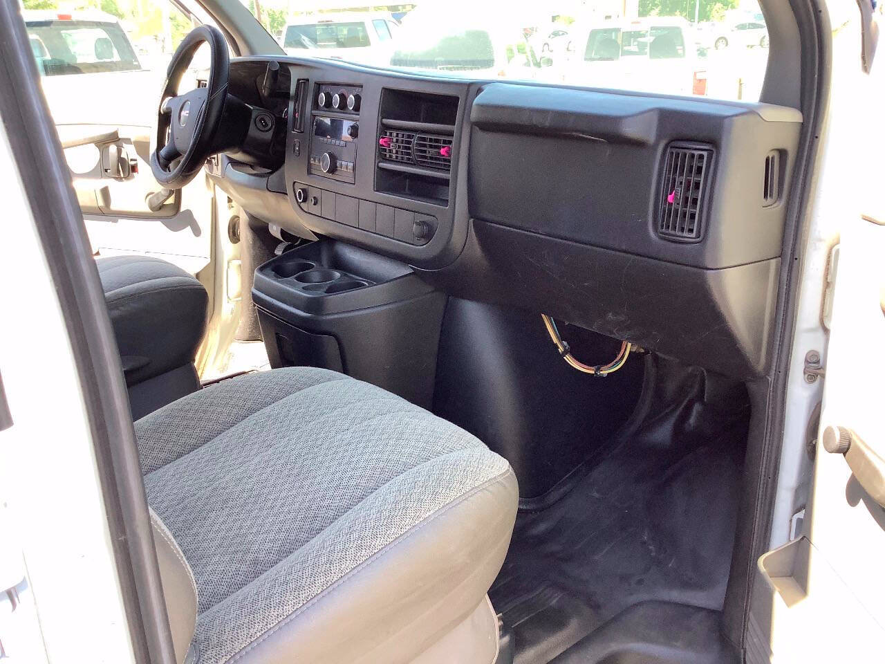 Used 2012 GMC Savana 2500 RWD image 33