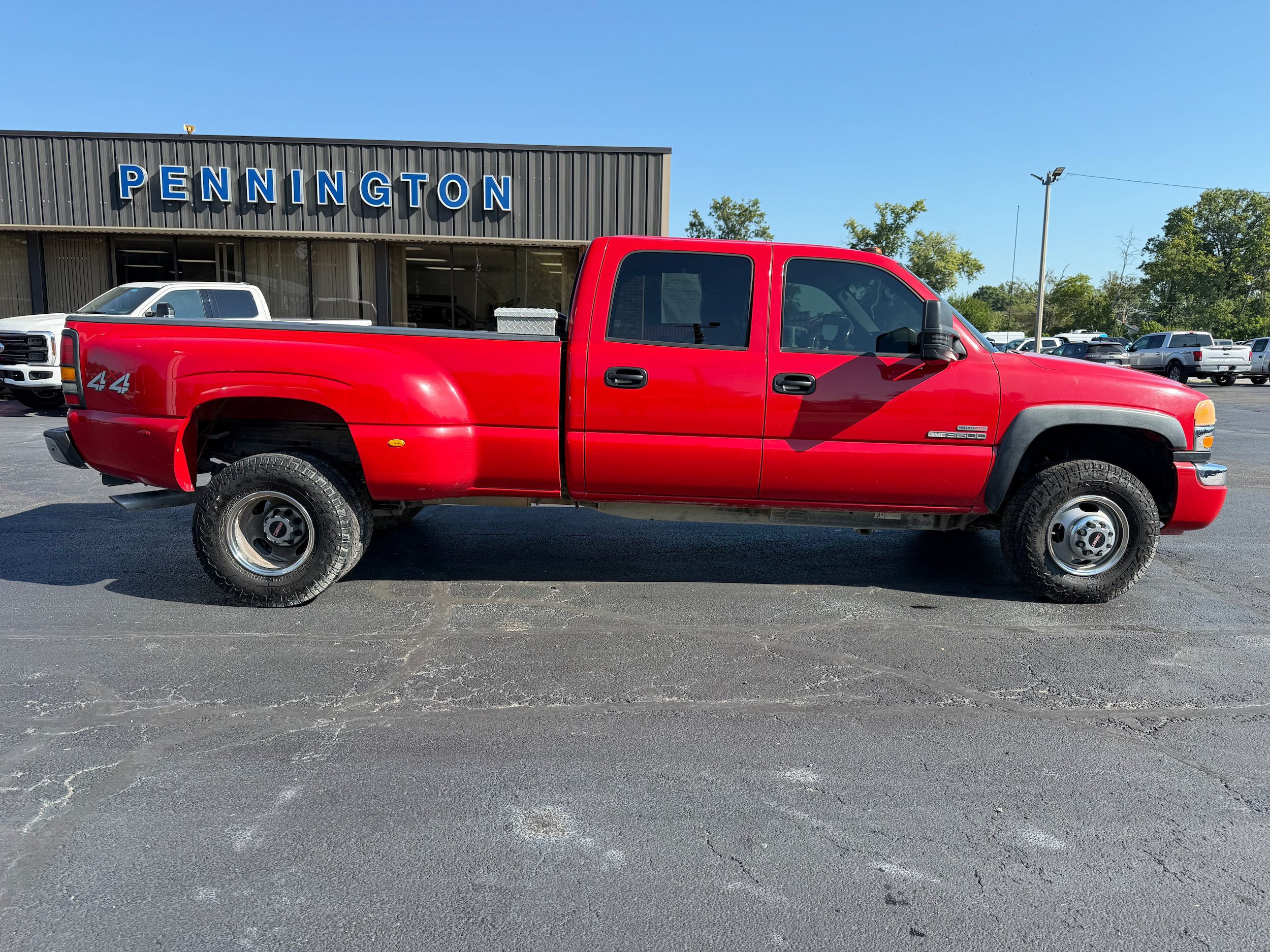 Used 2005 GMC Sierra 3500 SLE w/ Heavy-Duty Power Package AWD/4WD image 8