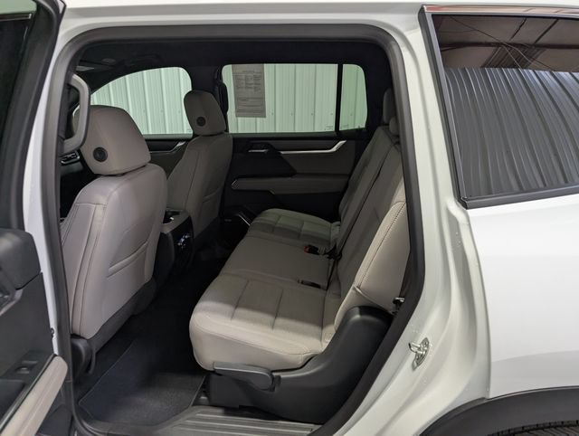 Used 2025 GMC Acadia Elevation AWD/4WD image 9