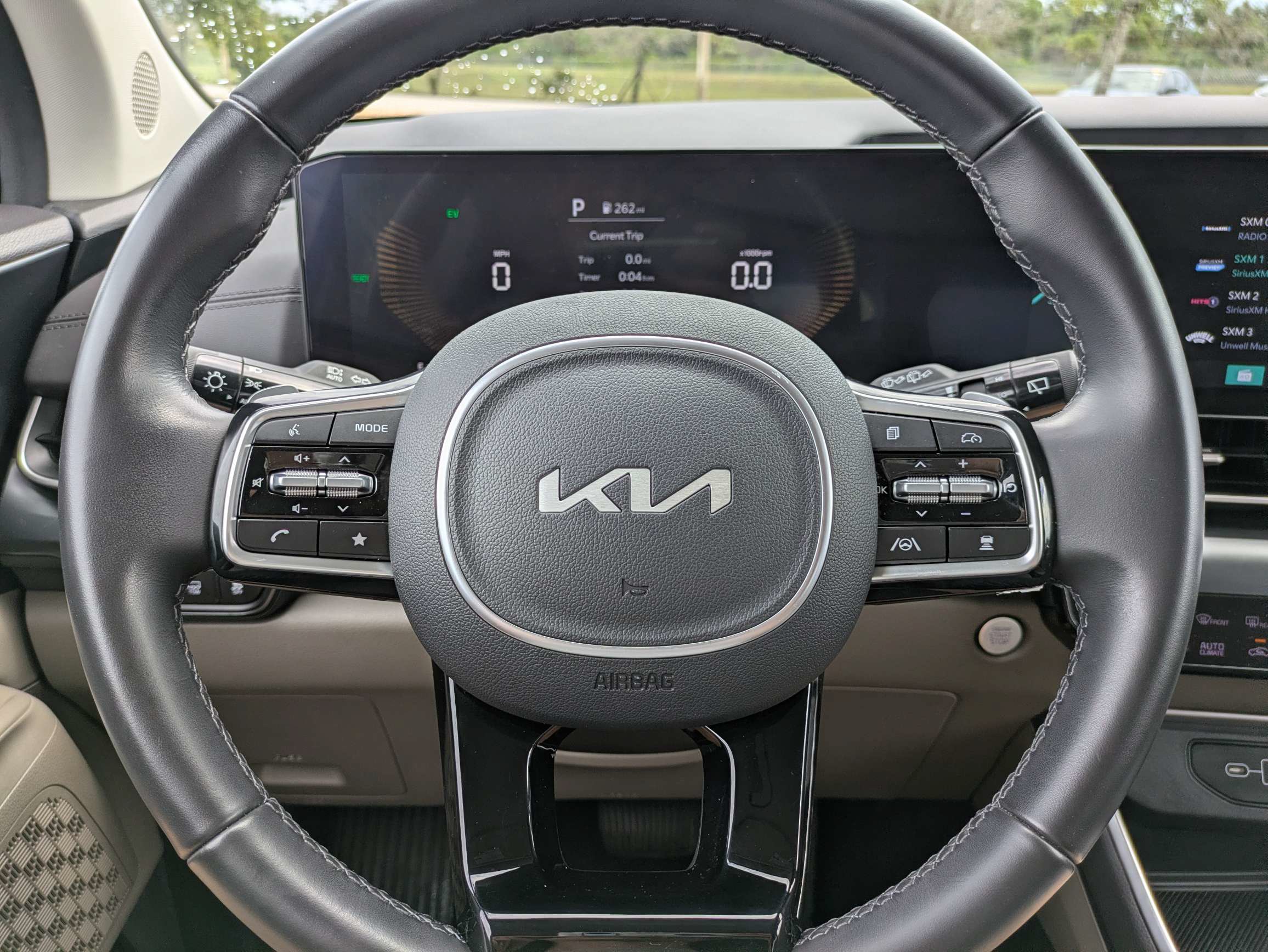 Certified 2026 Kia Carnival LXS FWD image 23
