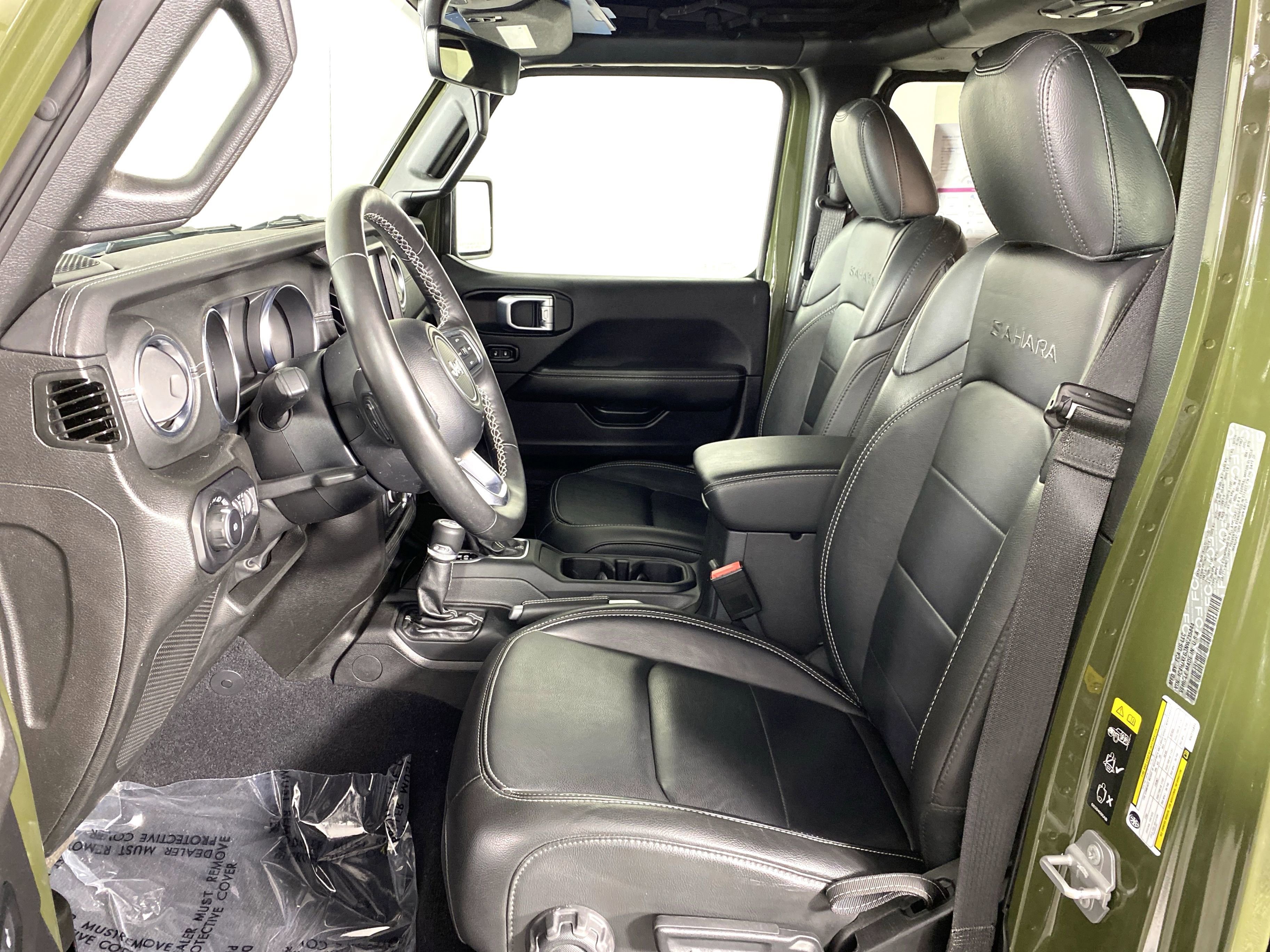 Used 2022 Jeep Wrangler Unlimited Sahara w/ Cold Weather Group image 17