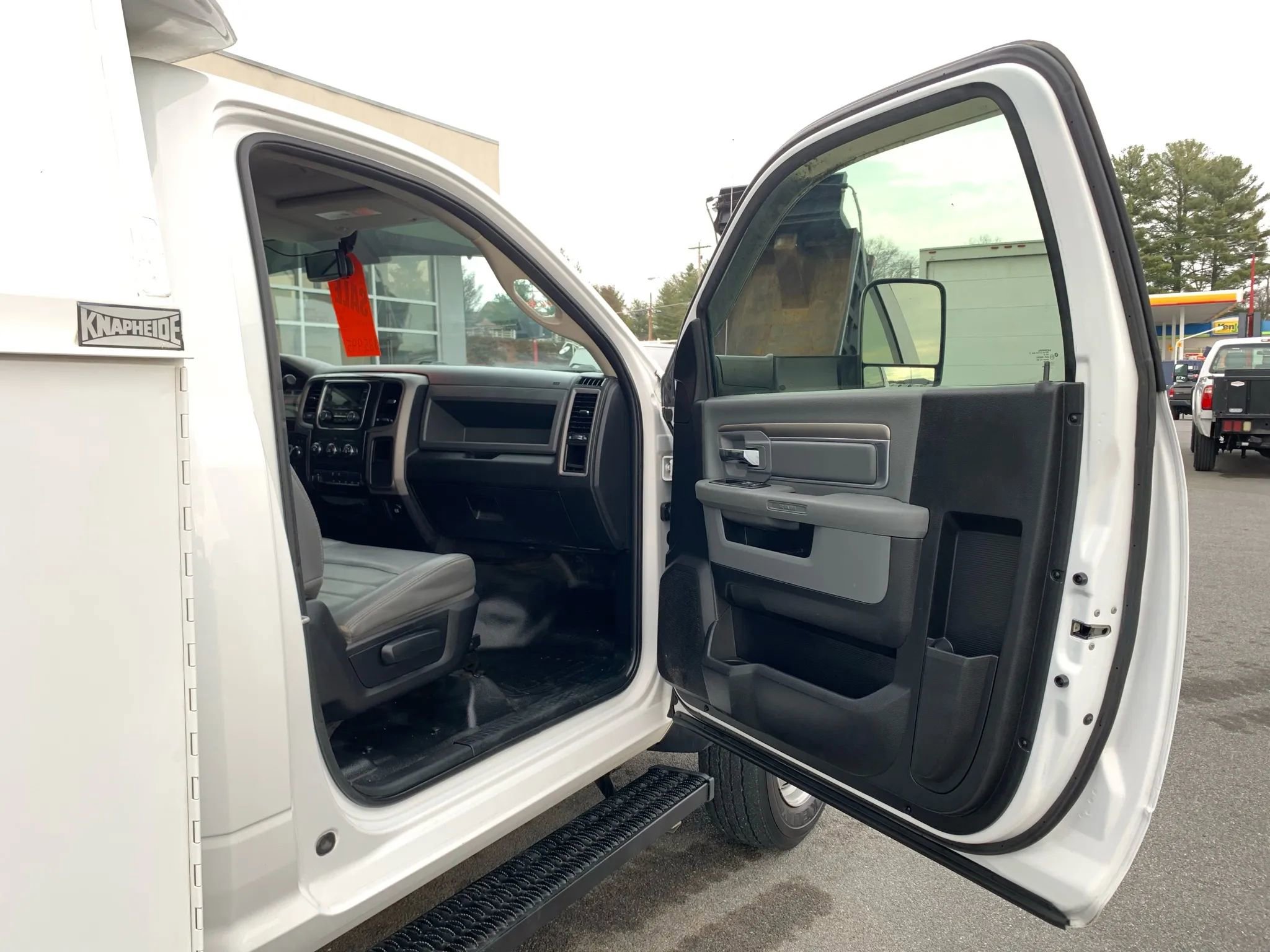 Used 2017 RAM 4500 Tradesman w/ Power & Remote Entry Group AWD/4WD image 23