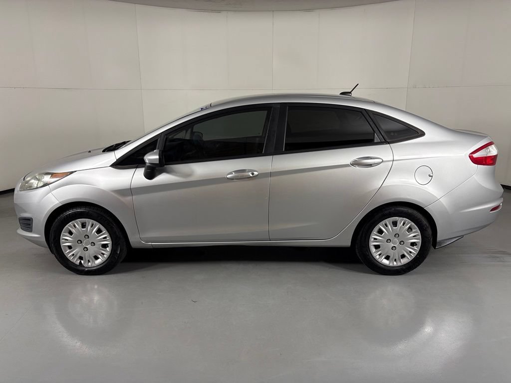 Used 2015 Ford Fiesta S FWD image 5