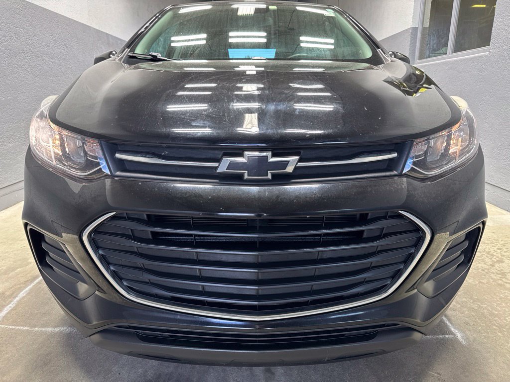 Used 2020 Chevrolet Trax LS w/ Tint and Cruise Package FWD image 5