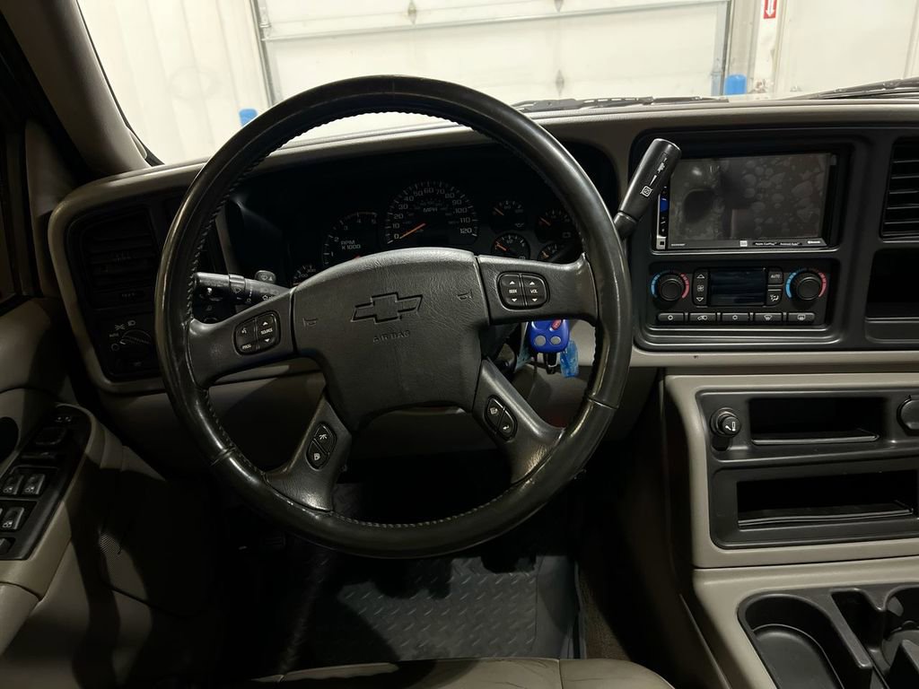 Used 2004 Chevrolet Silverado 2500 LT w/ Heavy-Duty Power Package AWD/4WD image 11