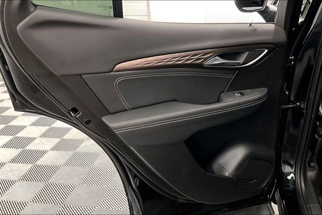 Used 2023 Buick Envision Avenir image 23