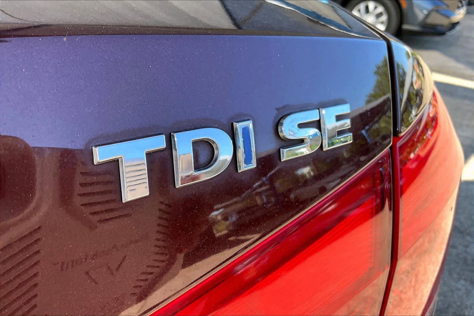 Used 2014 Volkswagen Passat TDI SE FWD image 10
