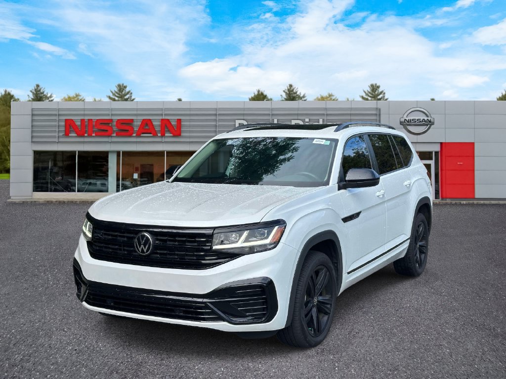 Used 2023 Volkswagen Atlas SEL R-Line AWD/4WD image 2