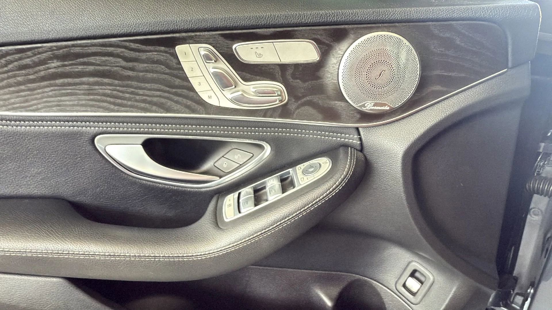 Used 2015 Mercedes-Benz C 300 Sedan image 22