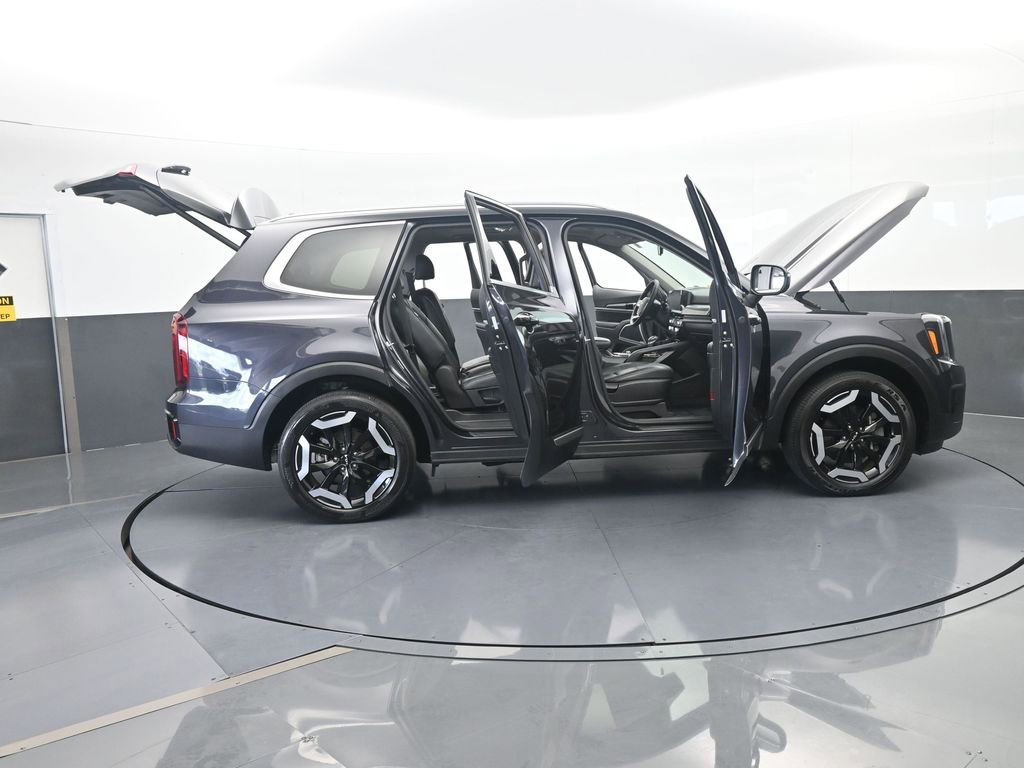Used 2025 Kia Telluride S FWD image 83