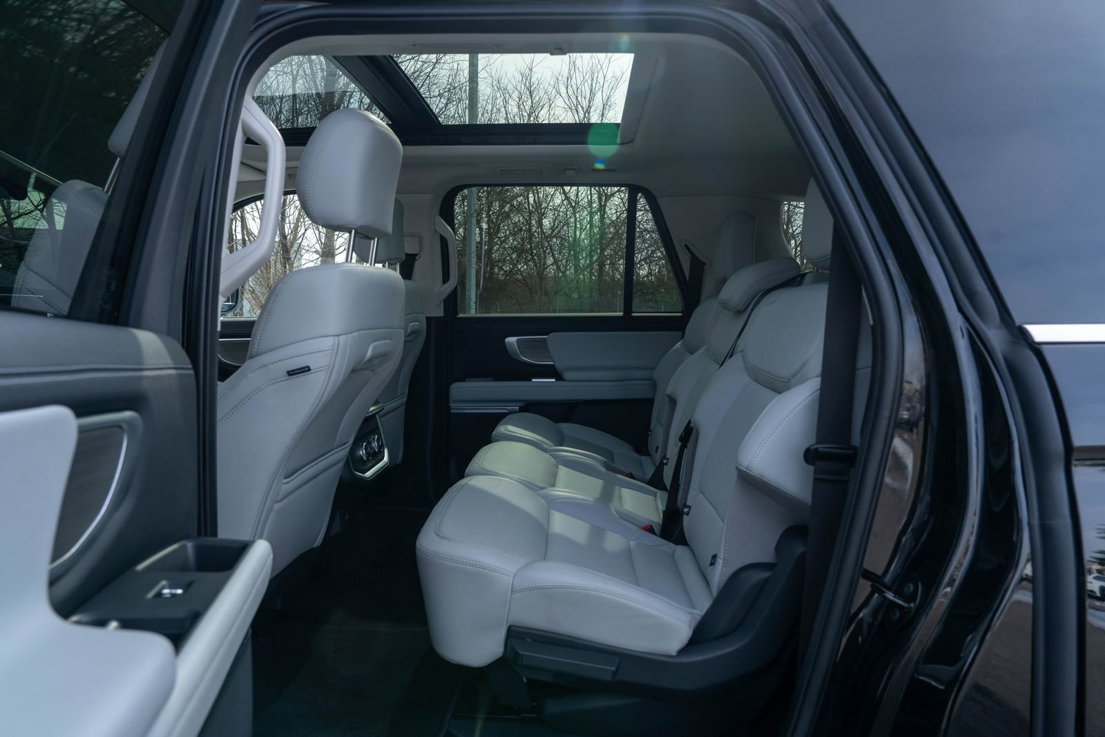 Used 2025 Ford Expedition Max Platinum image 29