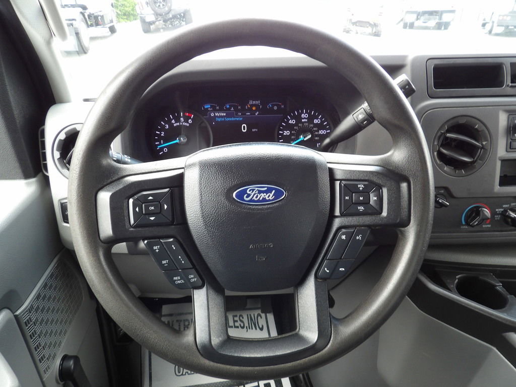 Used 2021 Ford E-350 and Econoline 350 Super Duty RWD image 18