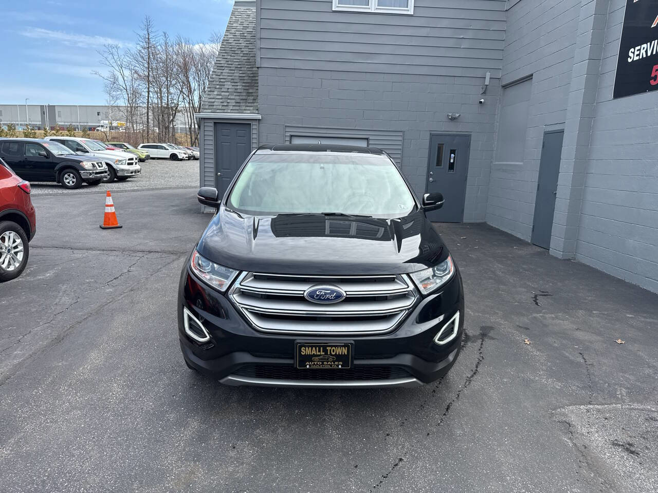 Used 2017 Ford Edge SEL w/ Equipment Group 201A AWD/4WD image 2