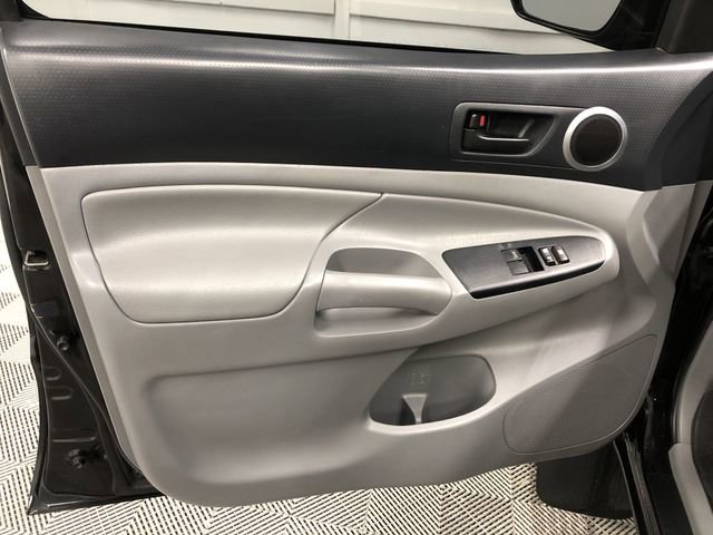 Used 2015 Toyota Tacoma 4x4 Access Cab V6 image 12