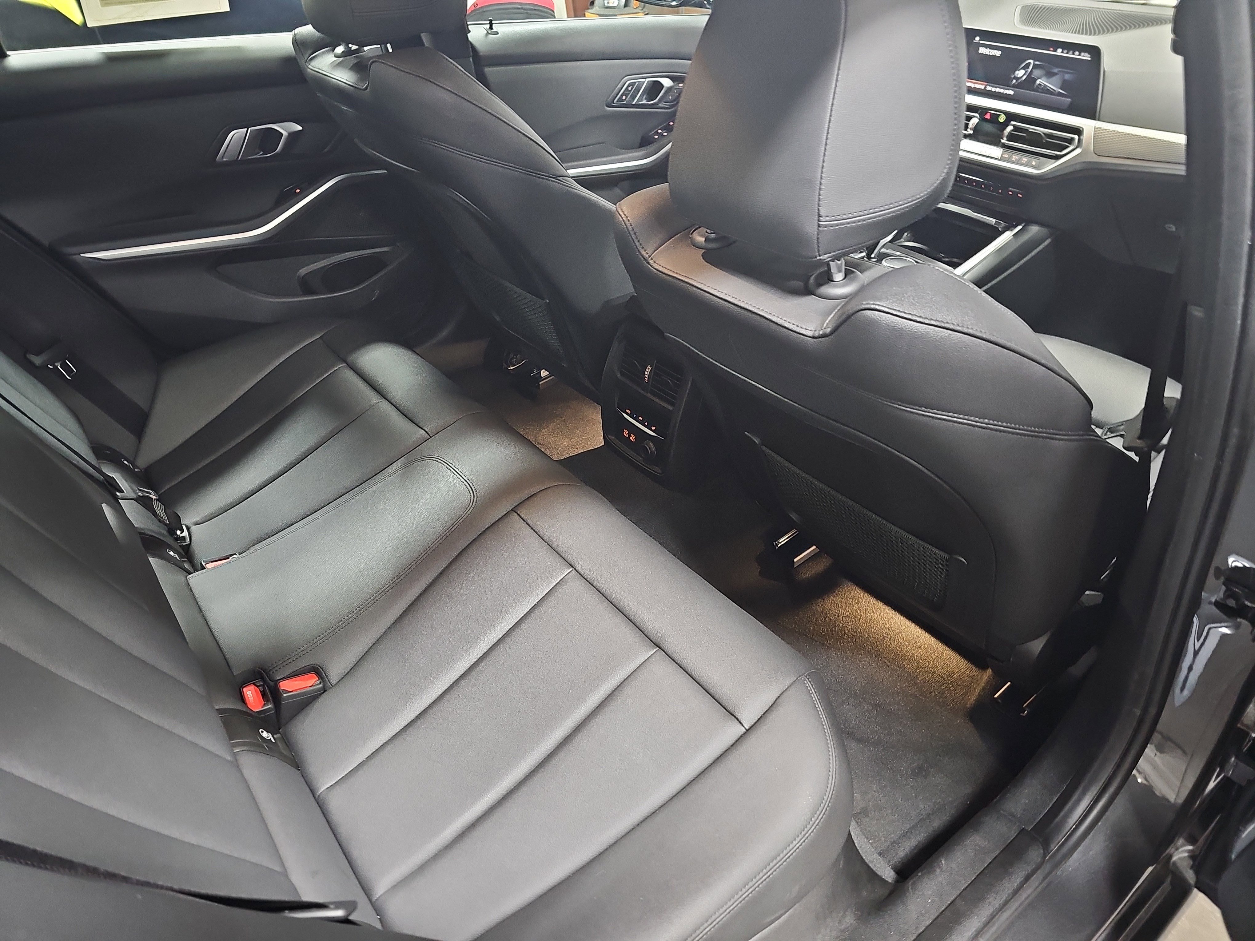Used 2020 BMW 330i Sedan RWD image 11