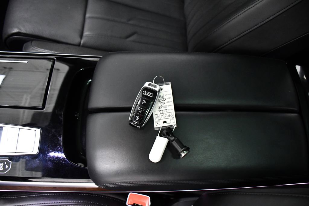 Used 2023 Audi A8 L 3.0T w/ Luxury Package image 23