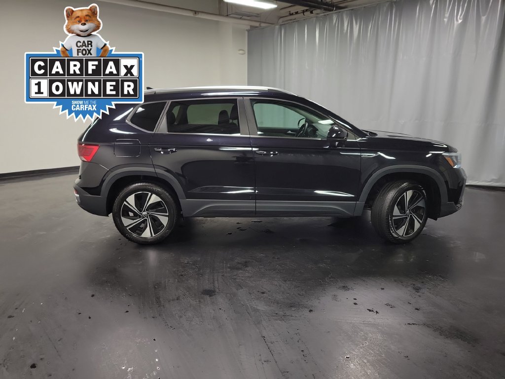Used 2023 Volkswagen Taos SE w/ Panoramic Sunroof Package AWD/4WD image 9