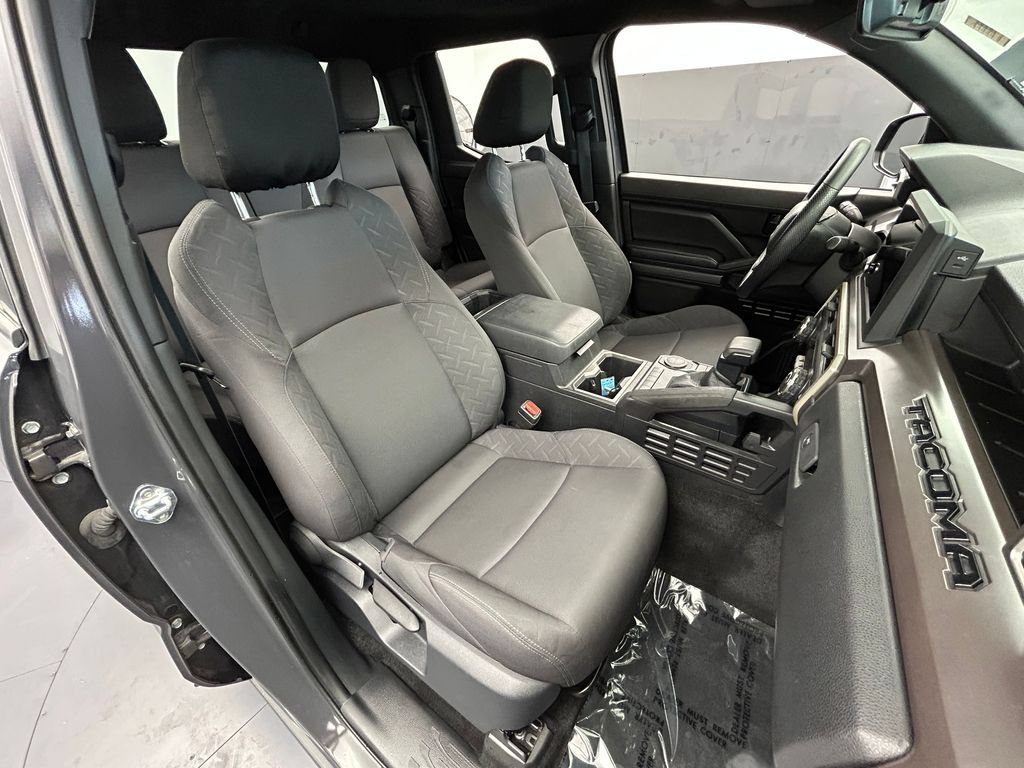 Used 2025 Toyota Tacoma SR5 RWD image 17