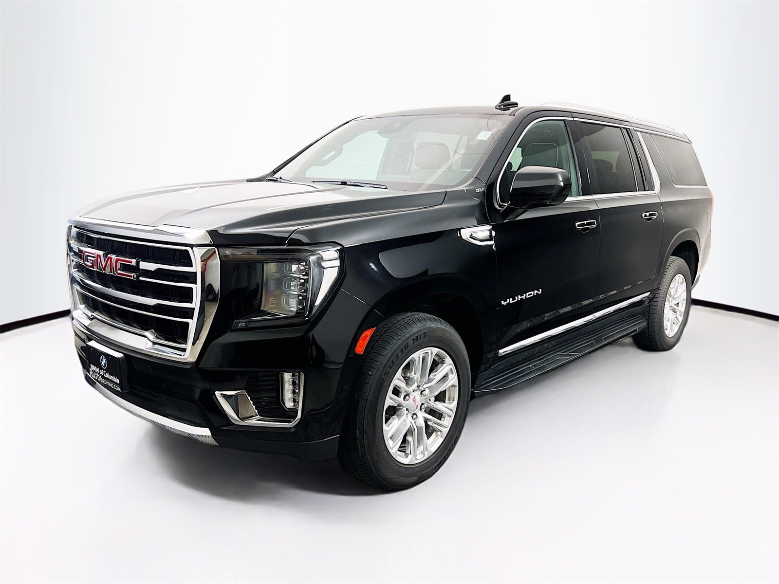 Used 2023 GMC Yukon XL SLT image 3