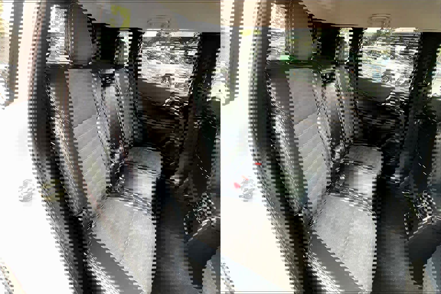 Used 2023 Mitsubishi Outlander SE image 19