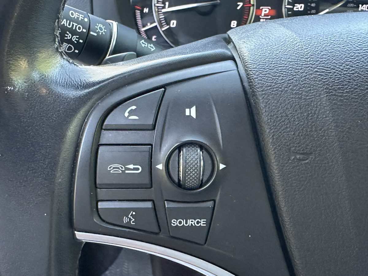 Used 2020 Acura MDX FWD image 37