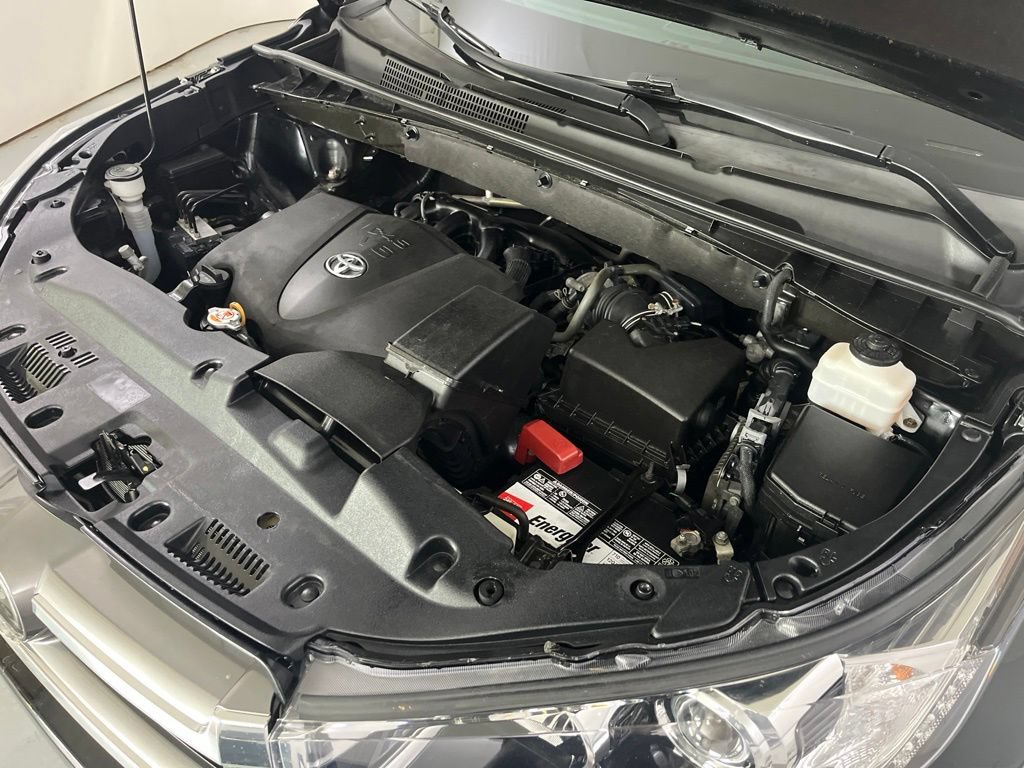 Used 2019 Toyota Highlander Limited AWD/4WD image 11