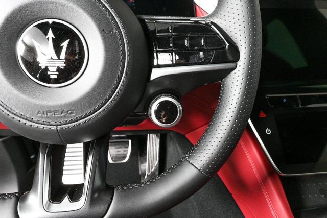 New 2025 Maserati Grecale Modena image 15