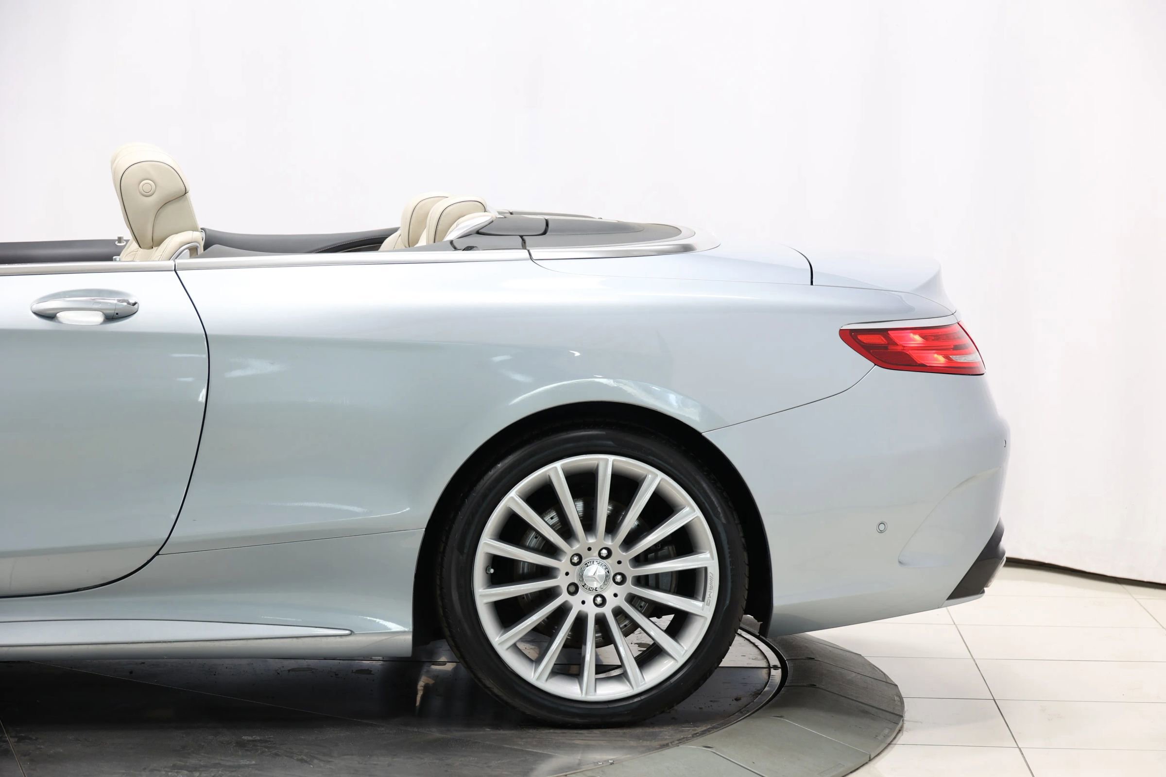 Used 2017 Mercedes-Benz S 550 Cabriolet image 9
