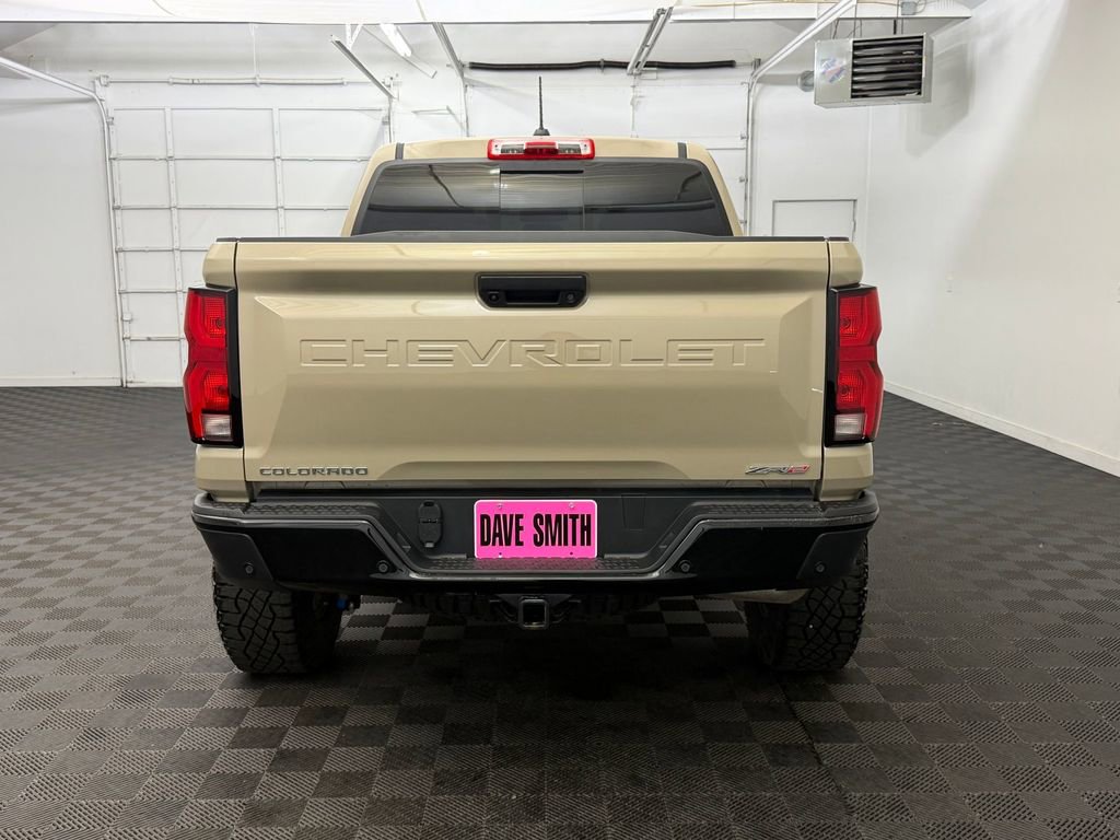 Used 2024 Chevrolet Colorado ZR2 w/ ZR2 Convenience Package III AWD/4WD image 10