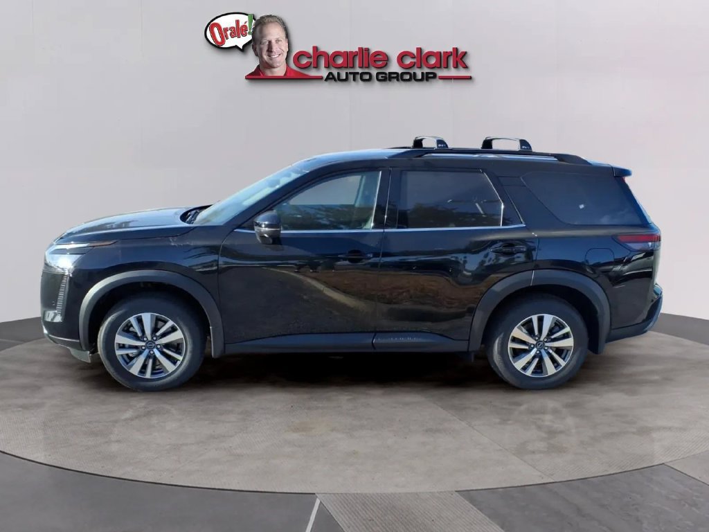 New 2026 Nissan Pathfinder SL FWD image 2