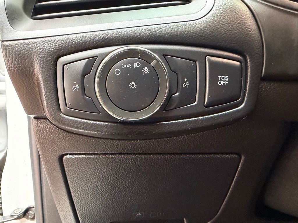 Used 2020 Ford Edge SE image 21