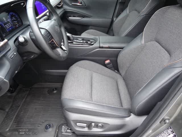 Used 2024 Toyota Crown AWD/4WD image 6