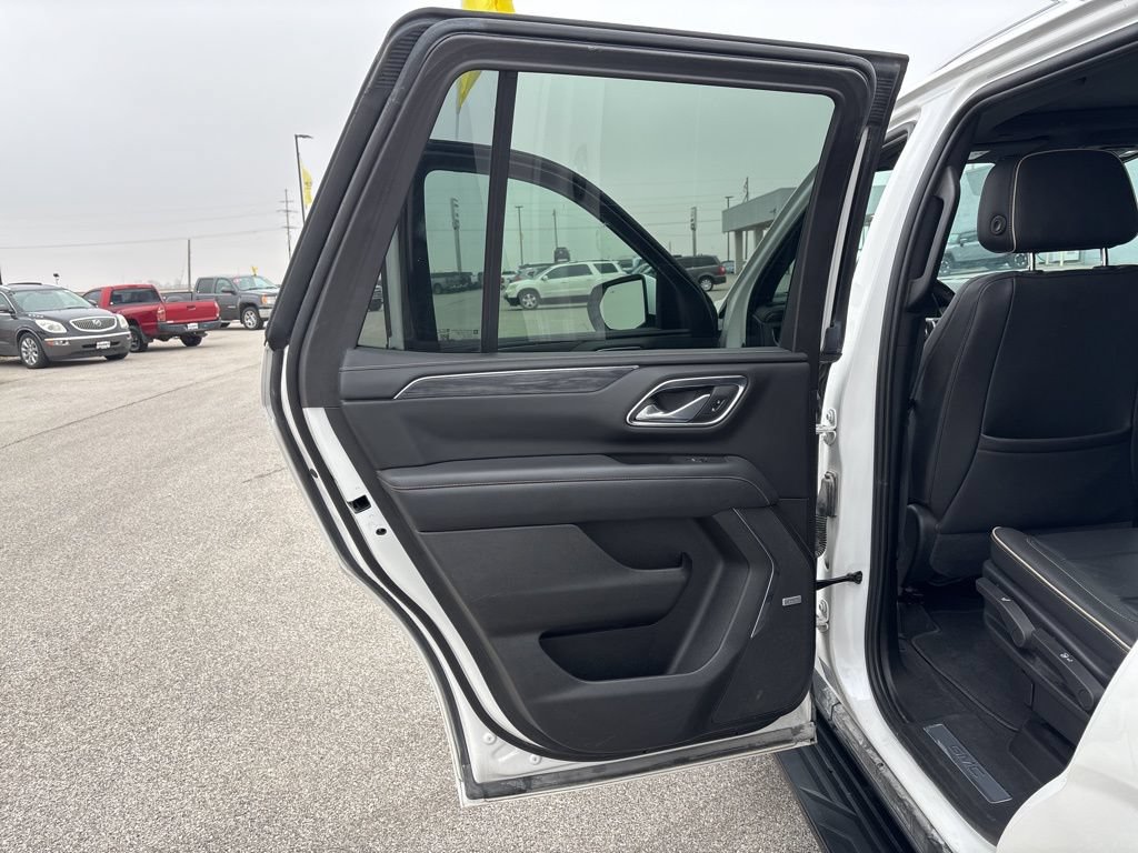 Used 2023 GMC Yukon SLT AWD/4WD image 17