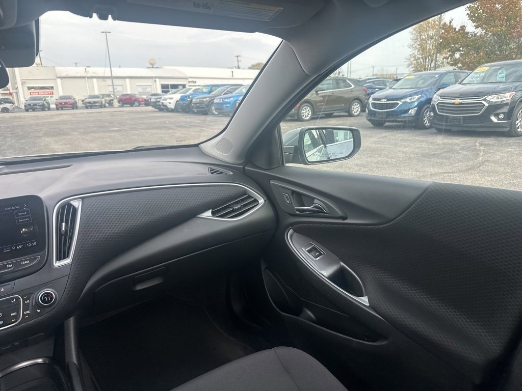 Used 2025 Chevrolet Malibu LT image 15