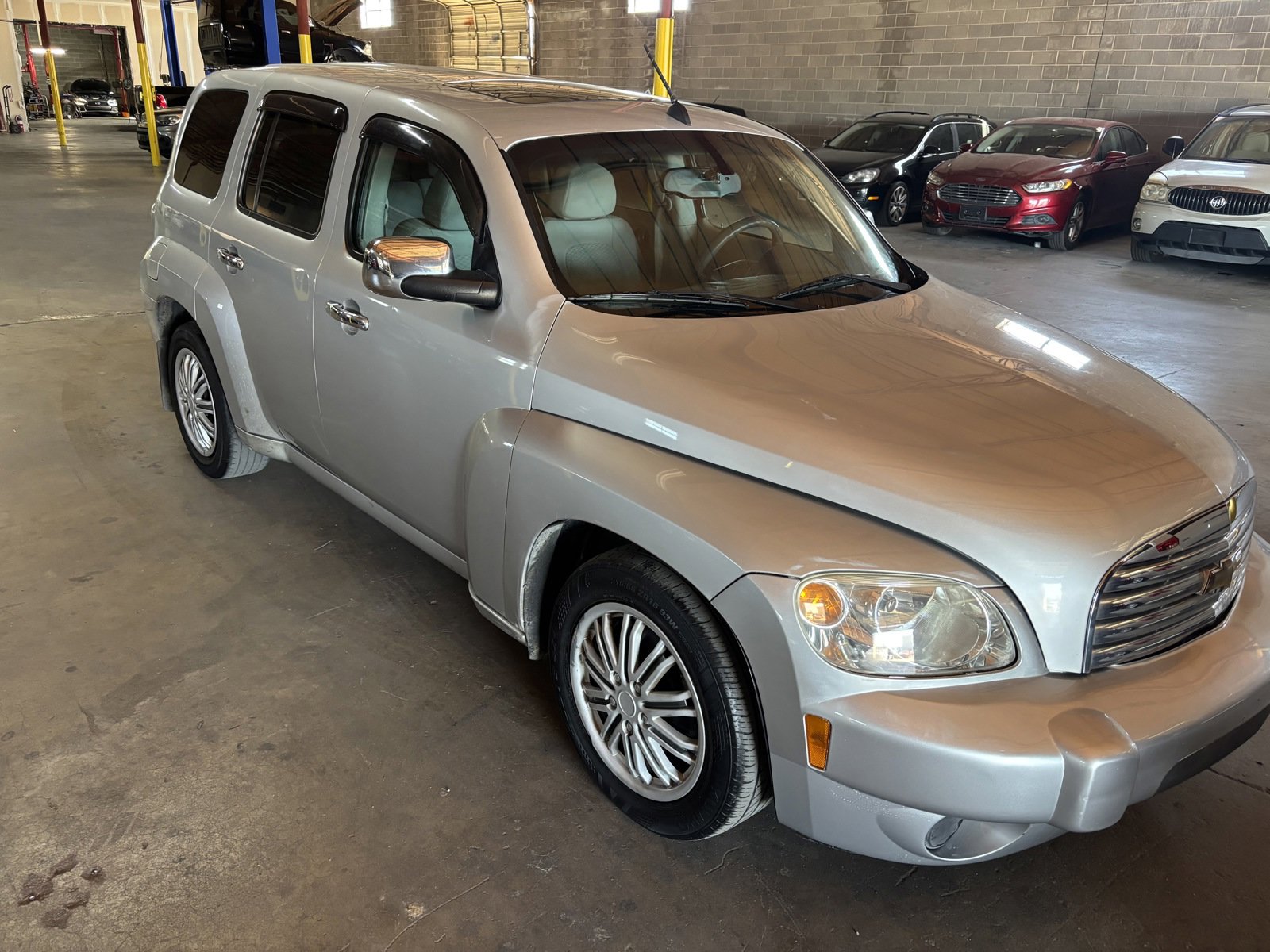 Used 2010 Chevrolet HHR LT image 3