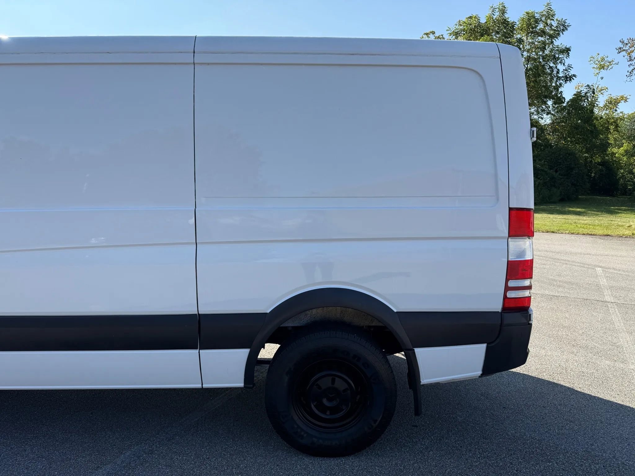 Used 2016 Mercedes-Benz Sprinter 2500 w/ Convenience Package image 30