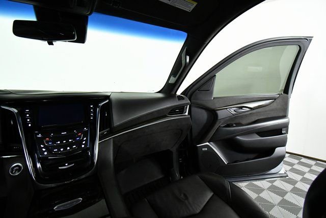 Used 2020 Cadillac Escalade Platinum AWD/4WD image 21