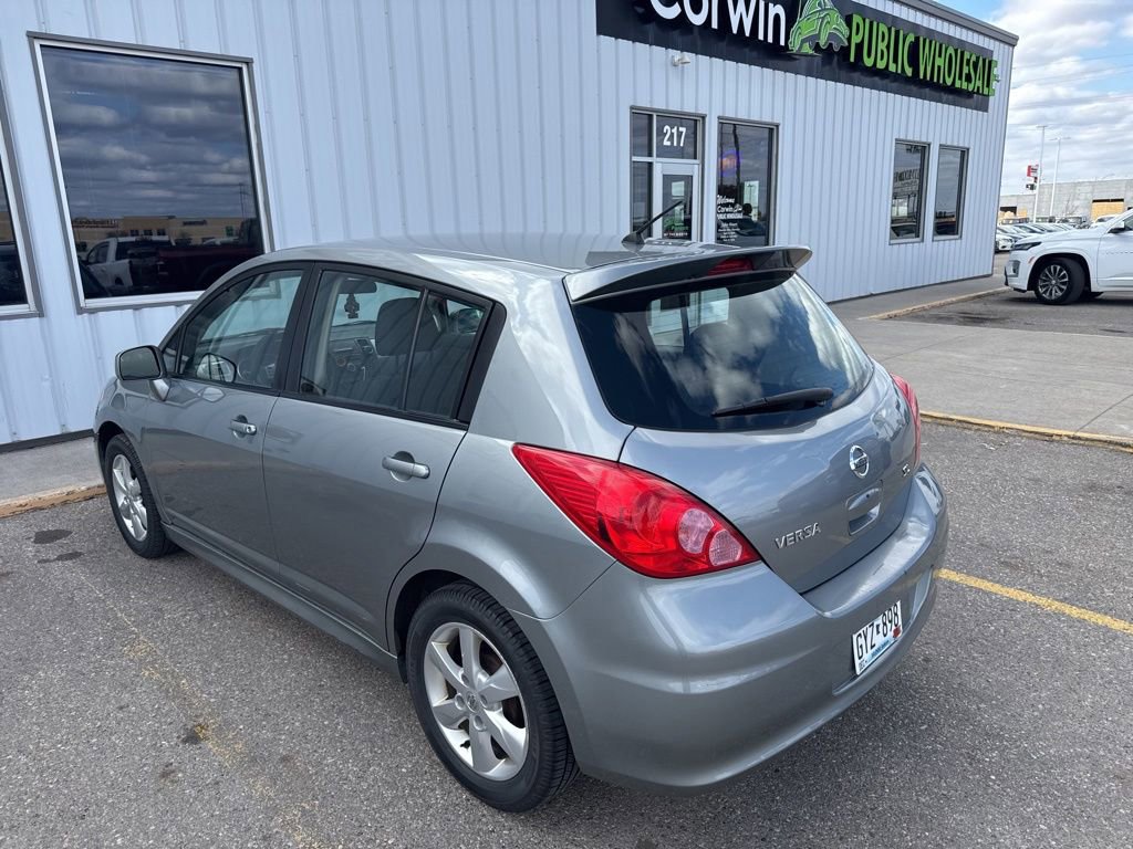 Used 2010 Nissan Versa Hatchback w/ Premium Pkg FWD image 6