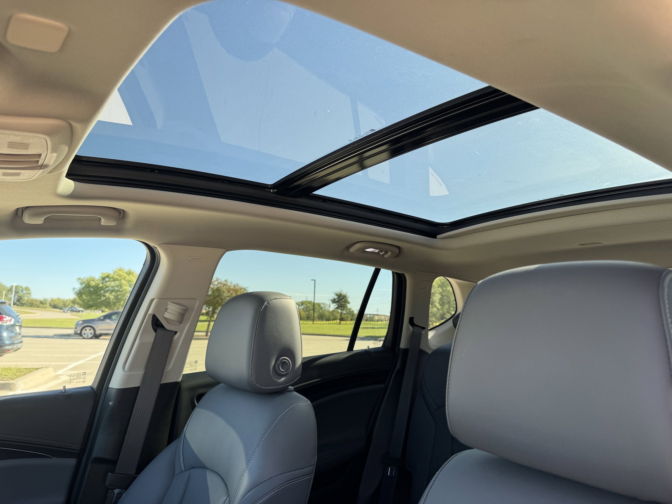 Used 2019 Buick Envision Essence FWD image 25