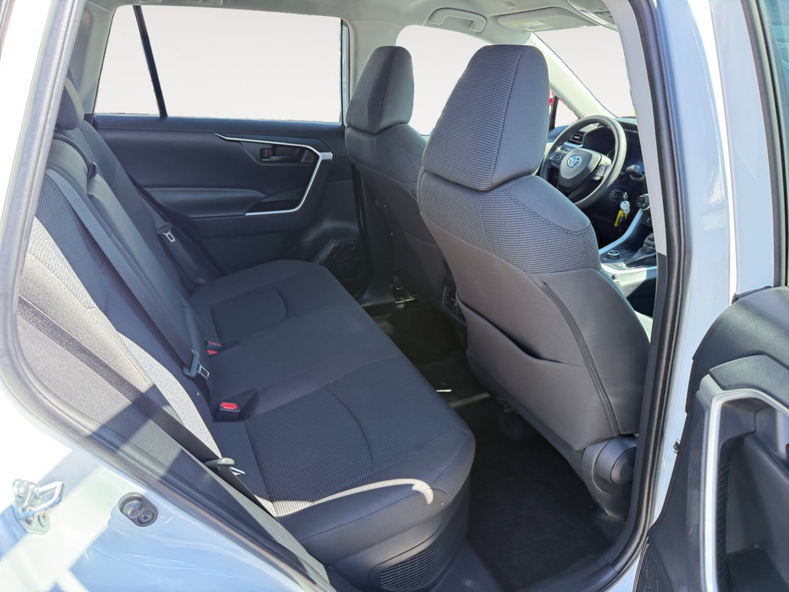 Used 2024 Toyota RAV4 LE AWD/4WD image 18