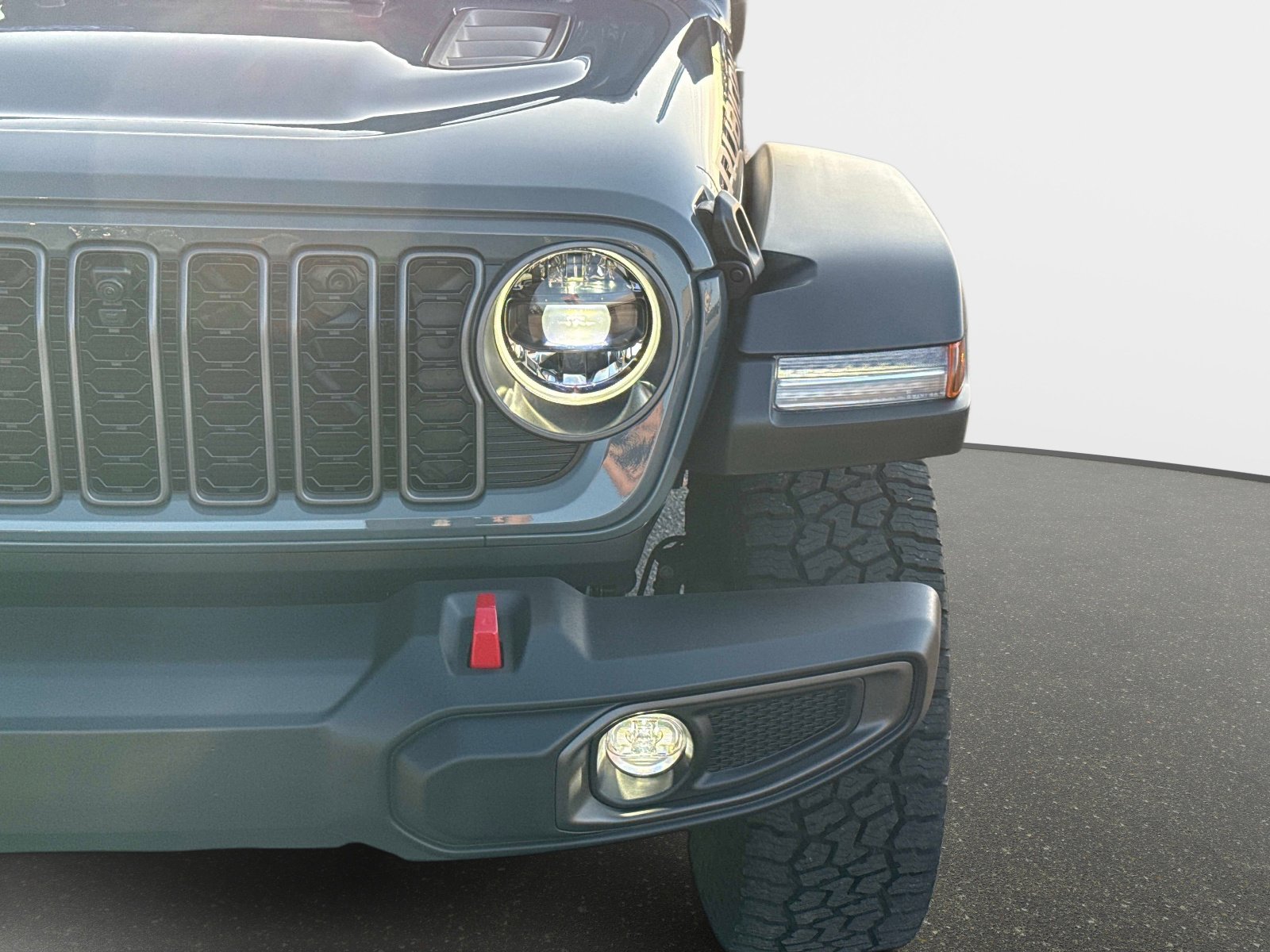 Certified 2025 Jeep Gladiator Rubicon w/ Safety Group image 10