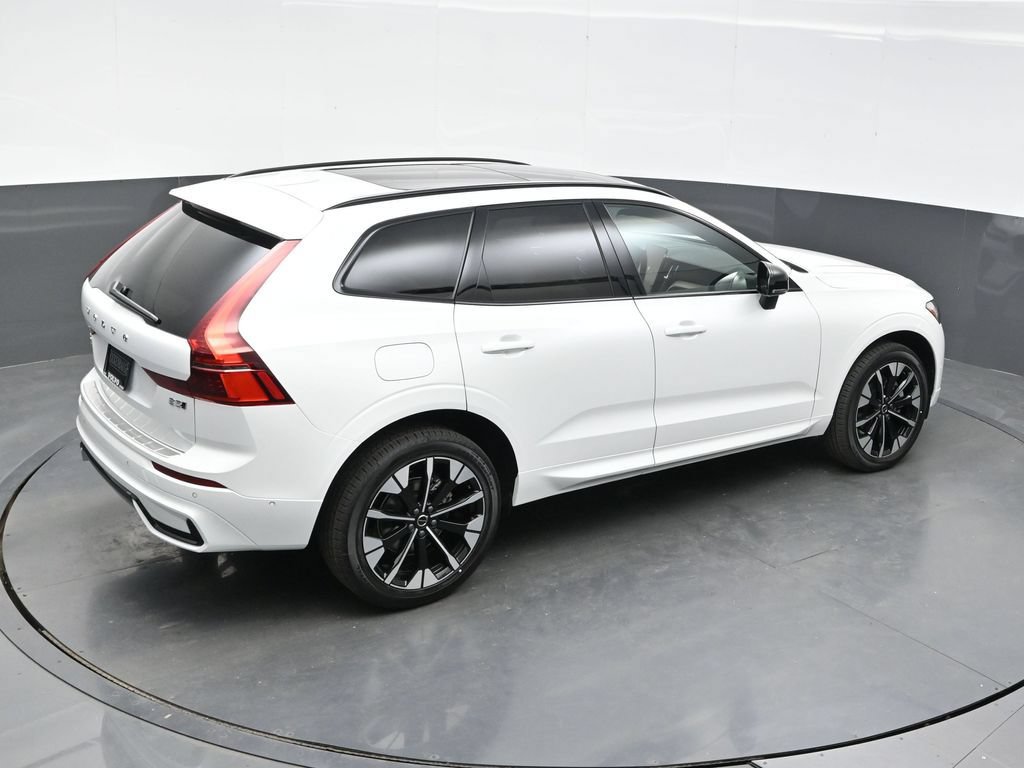 New 2026 Volvo XC60 B5 Plus w/ Climate Package PRO AWD/4WD image 35