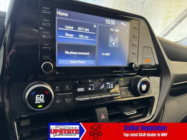 Used 2022 Toyota Highlander LE AWD/4WD image 4
