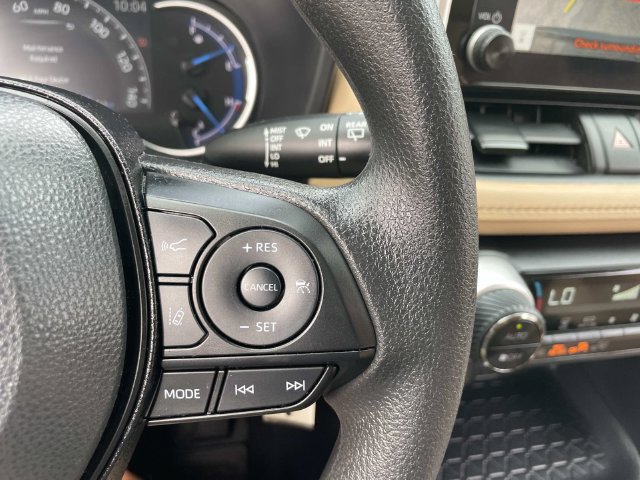 Used 2025 Toyota RAV4 LE AWD/4WD image 30