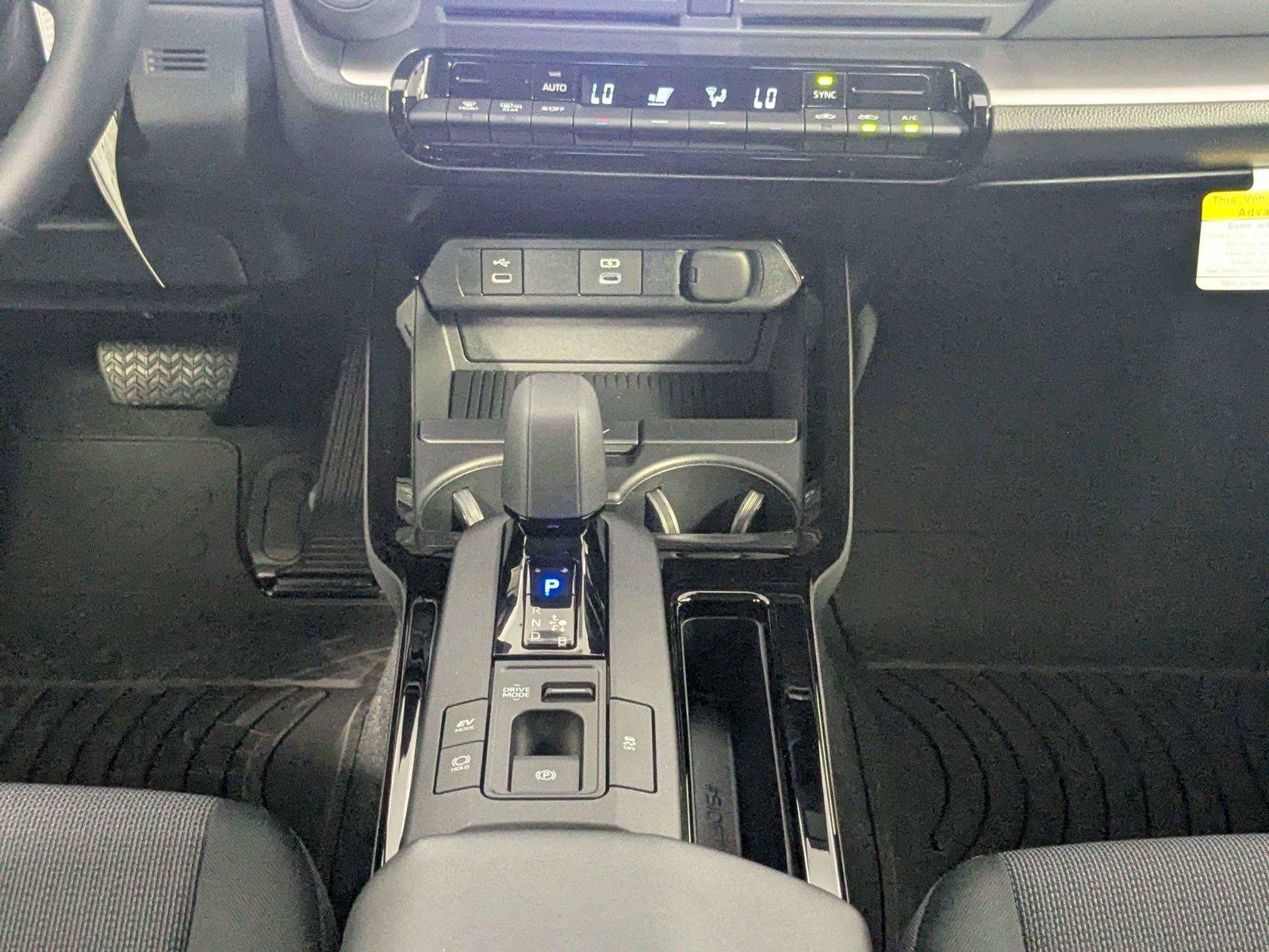 New 2027 Toyota Prius LE FWD image 27