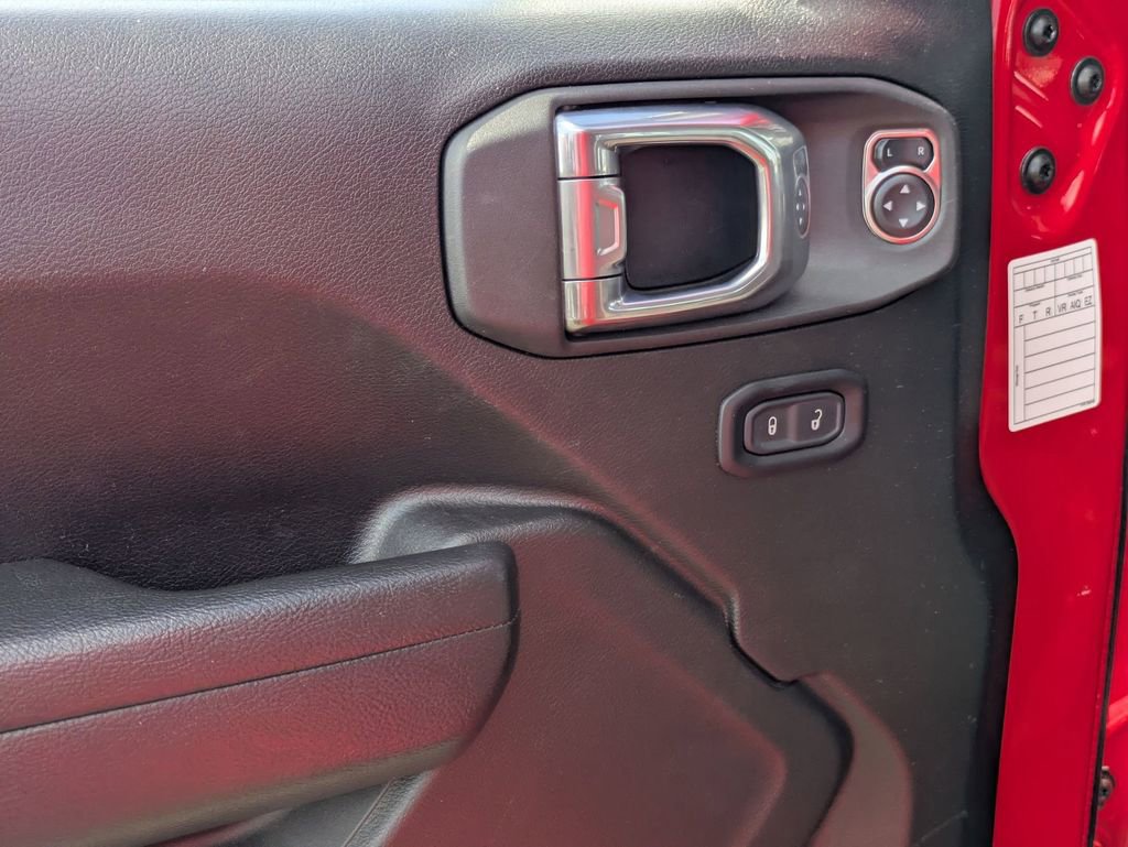 Used 2025 Jeep Wrangler Unlimited Rubicon w/ Convenience Group image 16