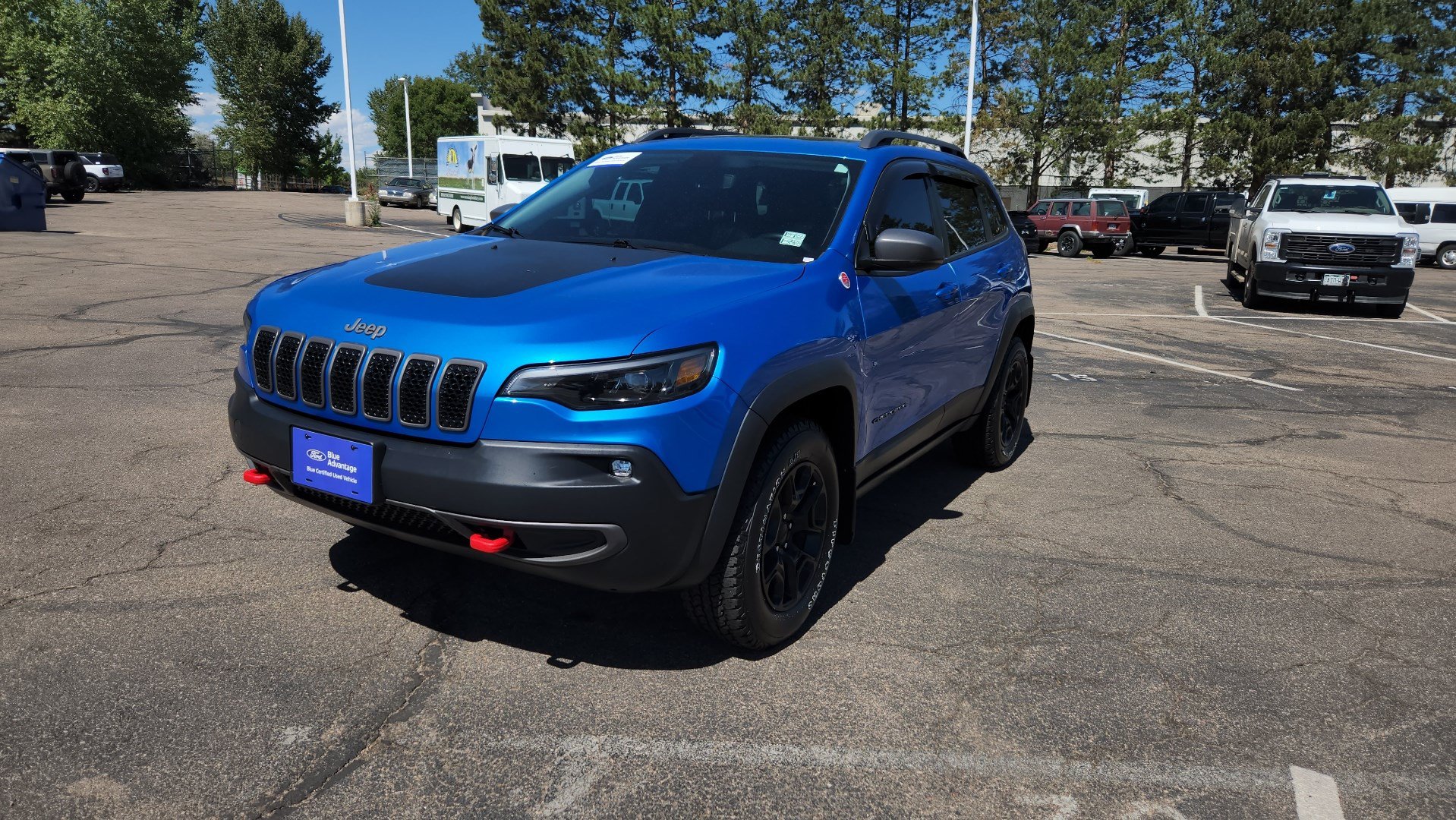 Used 2019 Jeep Cherokee Trailhawk AWD/4WD image 3