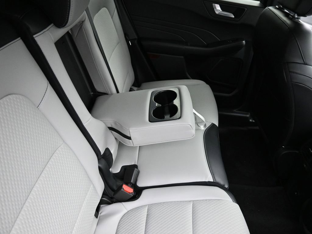 New 2025 Ford Escape SE FWD image 18