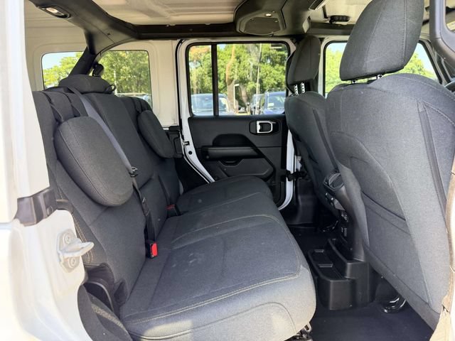 Used 2024 Jeep Wrangler Unlimited Sahara AWD/4WD image 11